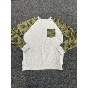 Men’s 21 Men Long Sleeve Gray and Green Camouflage Pullover Sweater Medium